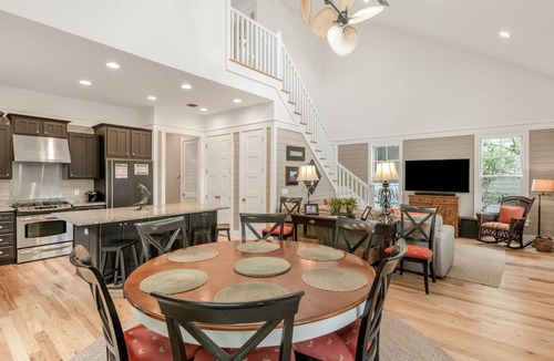 Watercolor House | Sandy Oar - Camp WaterColor Home With Carriage House, Fire Pit, 5 Bikes