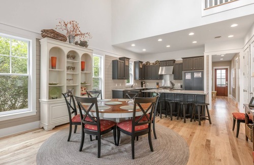 Watercolor House | Sandy Oar - Camp WaterColor Home With Carriage House, Fire Pit, 5 Bikes