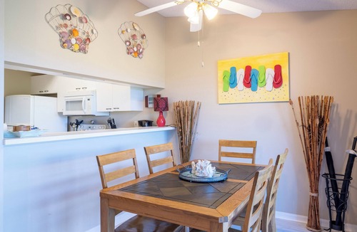 Holmes Beach Condo | Sandy Point 210 2/2 Pool Condo Mangrove Preserve
