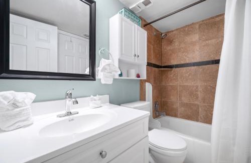 Madeira Beach Apartment | Sandy Shores 102
