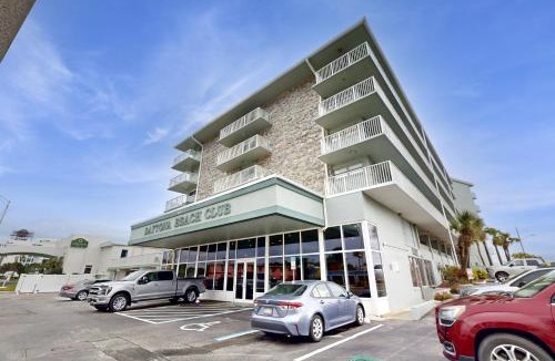 East Daytona Apartment | Sandy Shores Escape