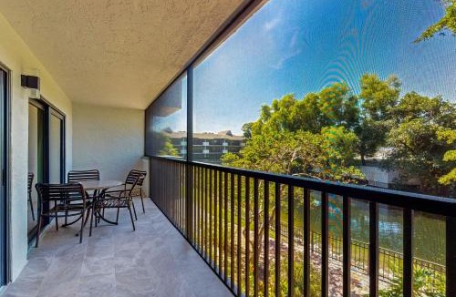Park Shore Apartment | Sandy Shores