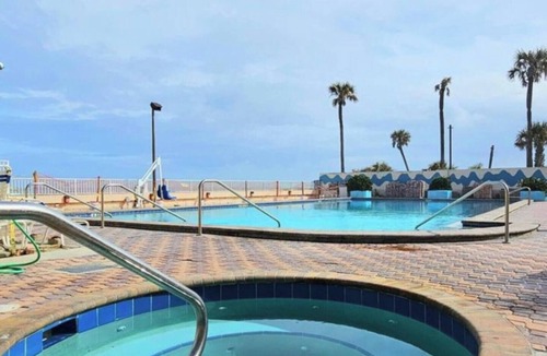 Lenox Park Condo | Sandy Toes! A bright and vibrant studio condo in Daytona Beach FL Unit 418!
