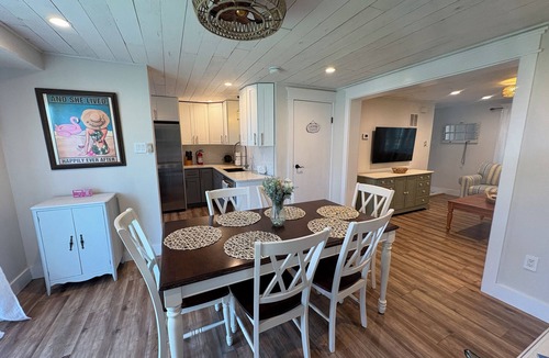 Southend House | Sandy toes Coastal Getaway-walk to the beach! #beach#surf#barrierisland#outlets