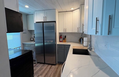 Southend House | Sandy toes Coastal Getaway-walk to the beach! #beach#surf#barrierisland#outlets