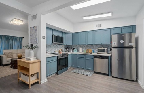 Lake Mary House | Sanford Sunset - Min to Airport | Sleeps 10 | Pets