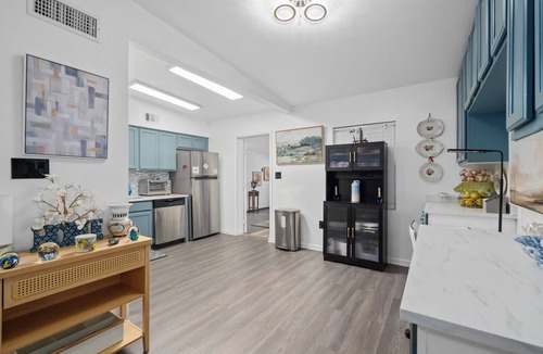 Lake Mary House | Sanford Sunset - Min to Airport | Sleeps 10 | Pets