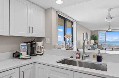 Sanibel Condo | Sanibel 3rd-Floor Corner Retreat—Panoramic Gulf Views, Private Lanai & Direct Beach Access | Remodeled 2BR/2BA | King Suite + Twins | Sleeps 6