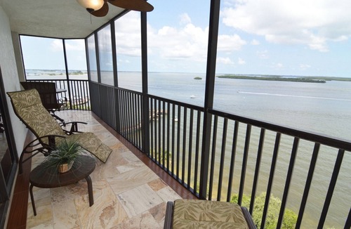 Punta Rassa Condo | Sanibel Harbour 1031: Adventure awaits-A private beach onsite+close to Sanibel and FM Beach to shell