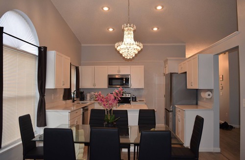 Lindfields House | Sanitized 4 Bedroom Private Fenced Pool Close to Disney