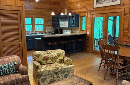 Wiley Cottage | Sapphire - A Lovely Cottage in the Woods with Mountain Scenery
