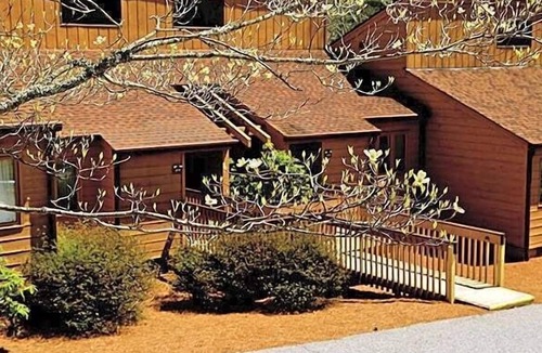 Sapphire Villa | Sapphire | Family Nature Getaway | Pool + Golf | 2BR