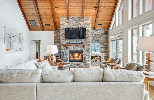 Sapphire House | Sapphire Mountaintop Cabin w/Views & 2 Decks