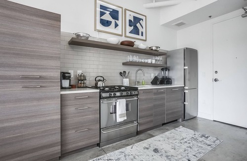 Virginia Highland Apartment | Sapphire Studio by Atlanta Luxury Rentals