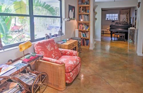 South Sarasota House | Sarasota House with Backyard Oasis 6 Mi to Beach!