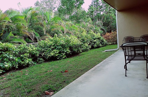 Gulf Gate Estates Condo | Sarasota Near Siesta Key. 2 Brs with King beds, Patio, 1st floor. Large Patio.