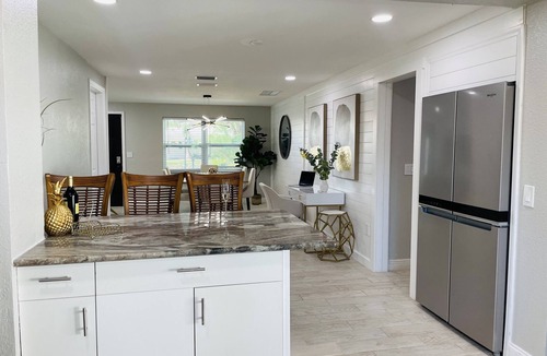 South Gate Ridge House | Sarasota Paradise Heated Pool Home Close to Siesta Key Beach.