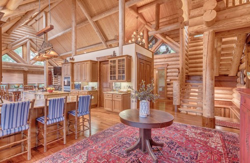 Highlands Cabin | Satulah Vista: Luxe cabin with stunning views minutes from downtown Highlands