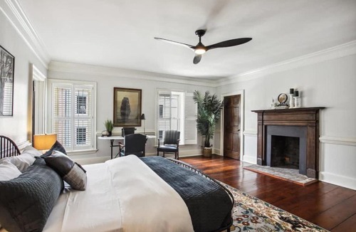 Historic District - North House | Savannah Historic Home Sleeps 20 Near Downtown