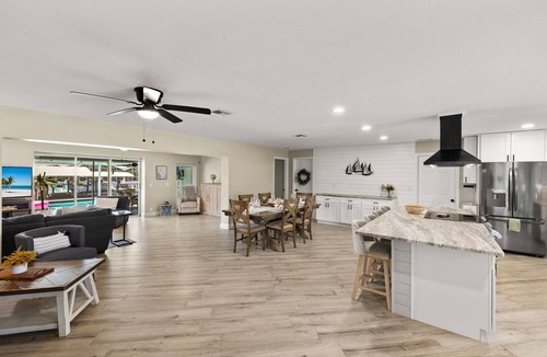 Caloosahatchee House | Savona Seaway-Luxury Canal Pet & Kid Friendly Waterfront w/Pool 3Bed/2Bath