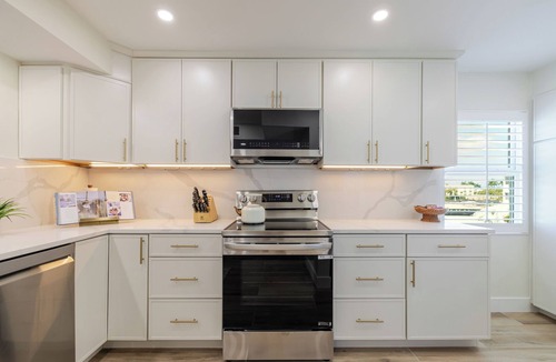 Sanibel Condo | 🌺Sayana 203: Gulf-Front Luxury on Sanibel Island-Sweeping Gulf Views🐬