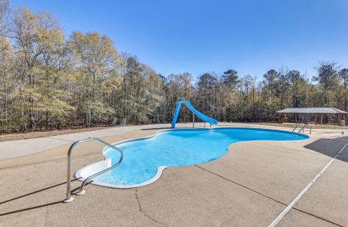 Mountville Apartment | Scenic LaGrange Retreat! 3,600 Sq Ft, Pool Access