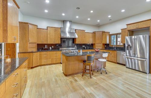 Mountville Apartment | Scenic LaGrange Retreat! 3,600 Sq Ft, Pool Access