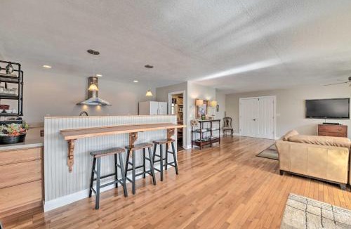Waynesville House | Scenic Pet-Friendly House w/Private Hot Tub!