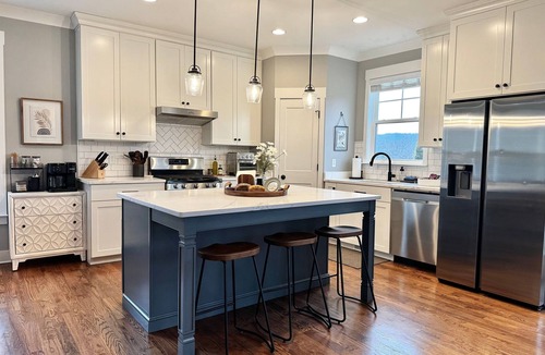 North Chattanooga House | Scenic Sky Retreat | EV Charger & Skyline Views
