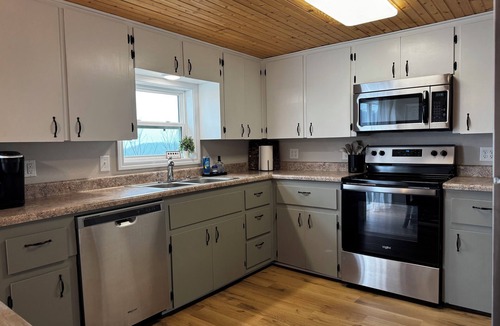 Marshall Cottage | Scenic views, Fire Pit, Cozy Close to the Buffalo National River Pet friendly