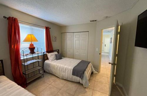 Palm Beach - West Palm Beach Apartment | Sea Breeze-2 BR Apartment- Centrally Located