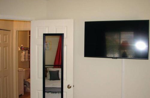 Palm Beach - West Palm Beach Apartment | Sea Breeze-2 BR Apartment- Centrally Located
