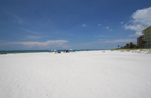 Madeira Beach House | Sea Breeze by Florida Lifestyle Vacation Rentals