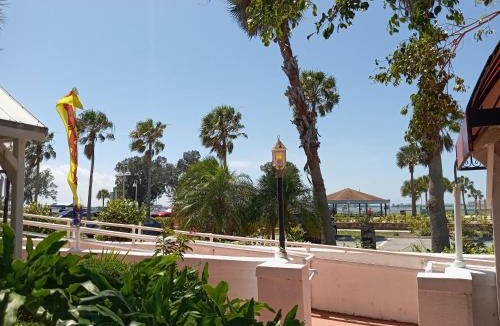 Gulfport Bed & Breakfast | Sea Breeze Manor Inn