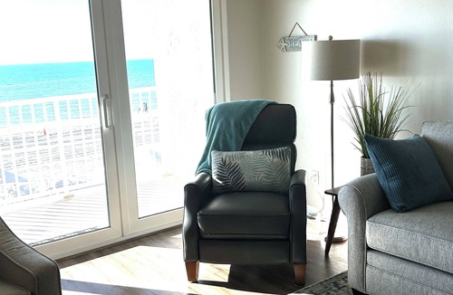 Indian Shores Condo | Sea Gate 206 Beautiful Beach Front Condo/3 BR - 2 BTH
