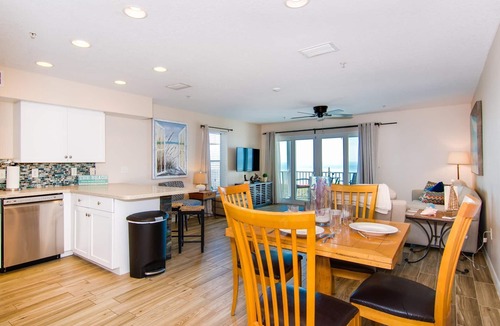 Indian Rocks Beach Condo | Sea Isle Villas K Charming Beachfront Condo with Ocean View
