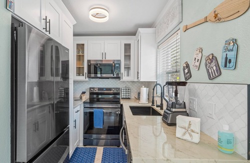 Indian Rocks Beach Cottage | Sea La Vie Cottage by the Beach - Unit A