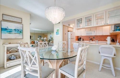 Downtown Boca Grande Historic District Apartment | Sea Oats 336 Condo