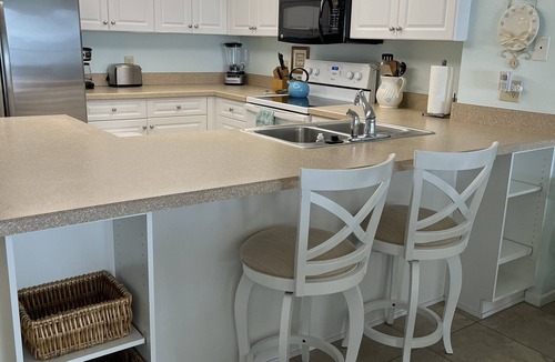 Redington Shores Condo | Sea Oats - Lauren Cove