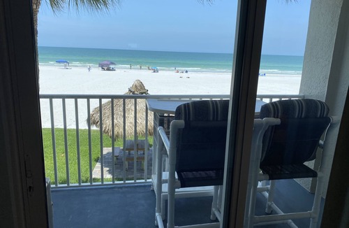 Redington Shores Condo | Sea Oats - Lauren Cove