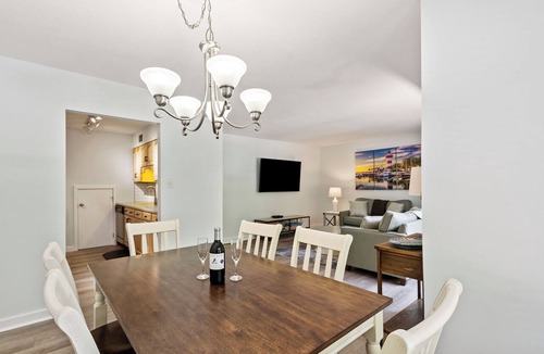 Harbour Town Condo | Sea Pines -Spacious & Renovated, Heart of Harbour Town, Pet Friendly