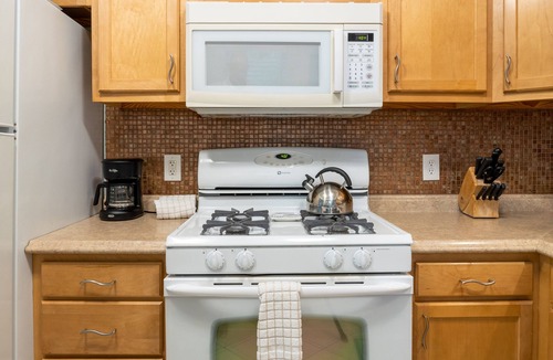 Holmes Beach Condo | Sea Pirate 3 Attractive 2/1 Condo With Pool Just Steps To Beach