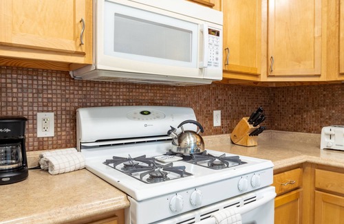 Holmes Beach Condo | Sea Pirate 3 Attractive 2/1 Condo With Pool Just Steps To Beach