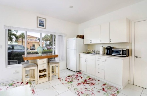 East Fort Lauderdale Hotel | Sea Spray Inn