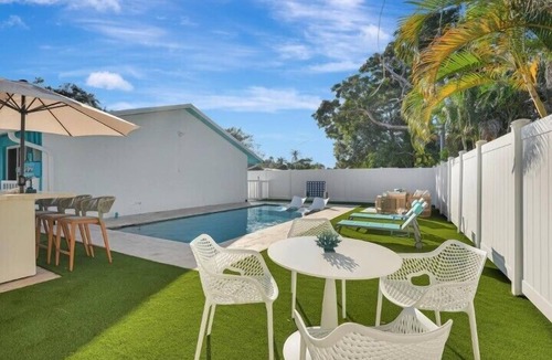 Edgewood Apartment | Sea Star-Newly Renovated Studio with Bathroom and Kitchenette