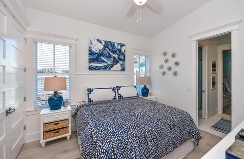 Bradenton Beach House | Sea Swept by AMI Locals