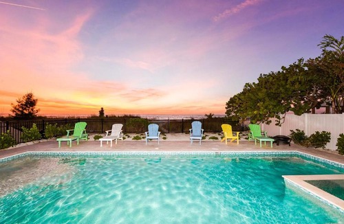 Bradenton Beach House | Sea Swept by AMI Locals