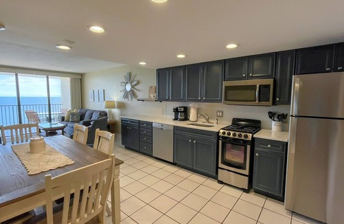 Marco Island Condo | Sea Winds 1203: Beautiful Beach Front Condo