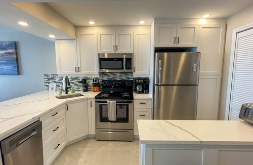 Marco Island Condo | Sea Winds 603: Totally Renovated Condo; Beach Front