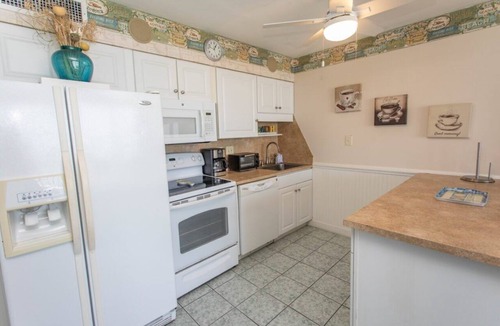 Garden City Condo | SEA WORTHY 2 BEDROOM OCEAN FRONT CONDO